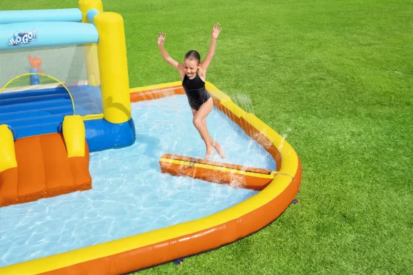 ⁦מתקן קפיצה מתנפח עם מים בינוני | 53381 | בריכת מים | Bestway | מגלשה+משטח קפיצה+שיכשוכית | המגן⁩ – תמונה ⁦2⁩