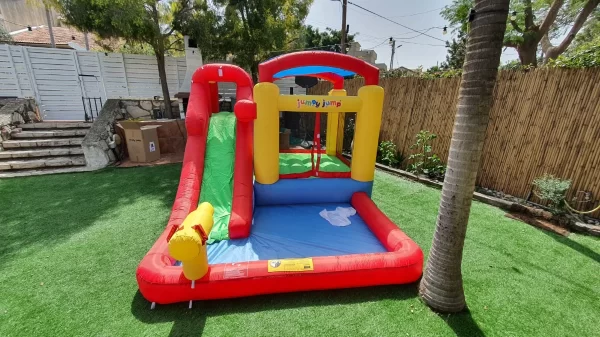 ⁦מתקן קפיצה מתנפח עם מים בינוני | W3528 | פארק מים אקטיבי | Jumpy Jump | מגלשה+משטח קפיצה+מנהרה | המגן⁩ – תמונה ⁦4⁩