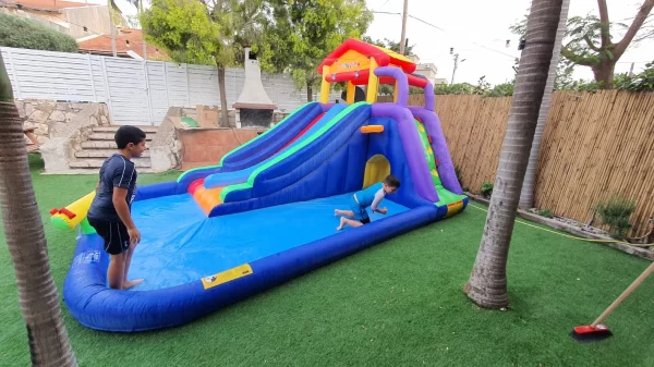 ⁦מתקן קפיצה מתנפח עם מים גדול | W5034 | בית המגלשות | Jumpy Jump מגלשה+משטח קפיצה+קיר טיפוס+שיכשוכית | המגן⁩ – תמונה ⁦5⁩
