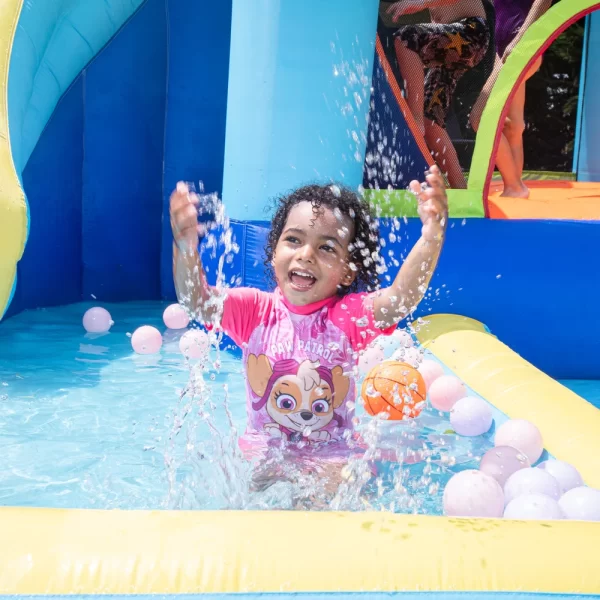 ⁦מתקן קפיצה מתנפח עם שיכשוכית מגלשה ואזור קפיצה מגודר |W73003 |מתקן רטוב|Doctor Dolphin |המגן⁩ – תמונה ⁦10⁩